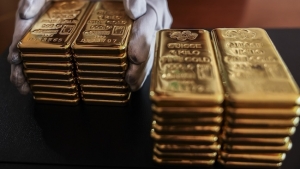 Vàng thế giới giảm nhẹ khi lợi suất trái phiếu tăng