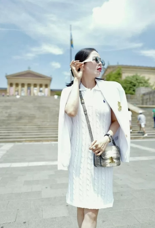 Sao Việt: Phan Minh Huyền đăng ảnh dịu dàng, Á hậu Huyền My mặc gợi cảm Sao Việt: Phan Minh Huyền đăng ảnh dịu dàng, Á hậu Huyền My mặc gợi cảm