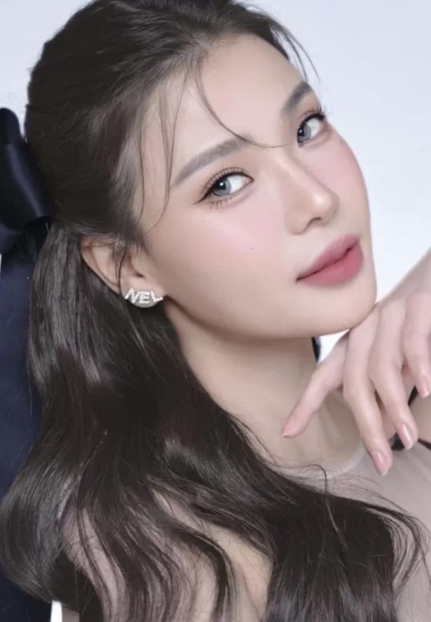 Sao Việt: Phan Minh Huyền đăng ảnh dịu dàng, Á hậu Huyền My mặc gợi cảm Sao Việt: Phan Minh Huyền đăng ảnh dịu dàng, Á hậu Huyền My mặc gợi cảm