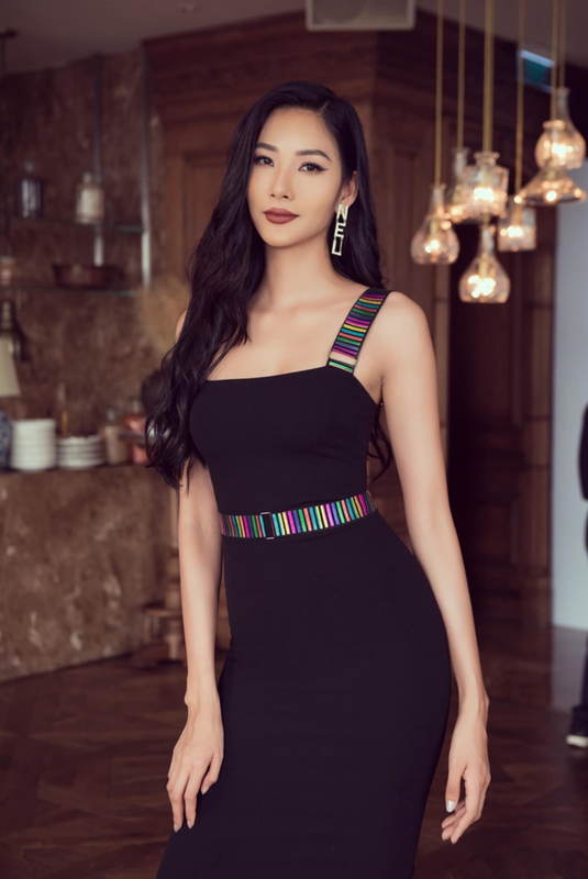 Hoàng Thùy gọi thẳng tên Thanh Hằng trong lùm xùm tố bị chèn ép Hoàng Thùy gọi thẳng tên Thanh Hằng trong lùm xùm tố bị chèn ép