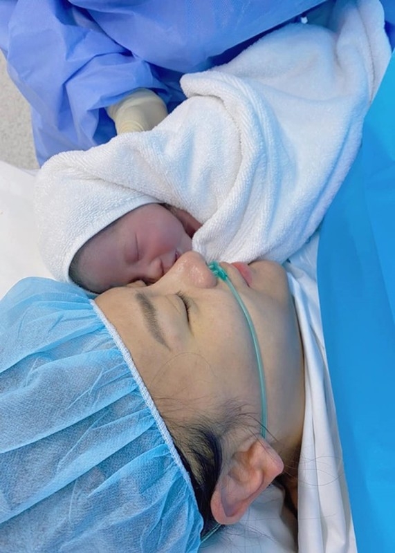 Loạt ảnh mới của cặp song sinh nhà Phương Oanh - Shark Bình