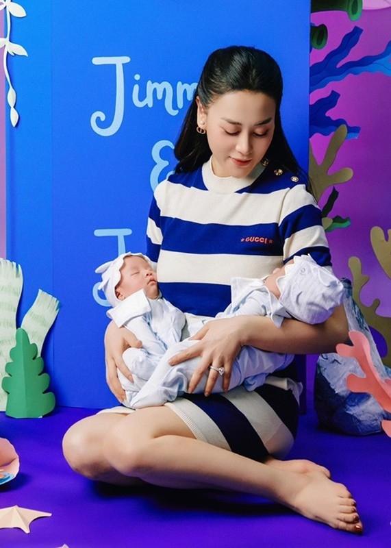 Loạt ảnh mới của cặp song sinh nhà Phương Oanh - Shark Bình