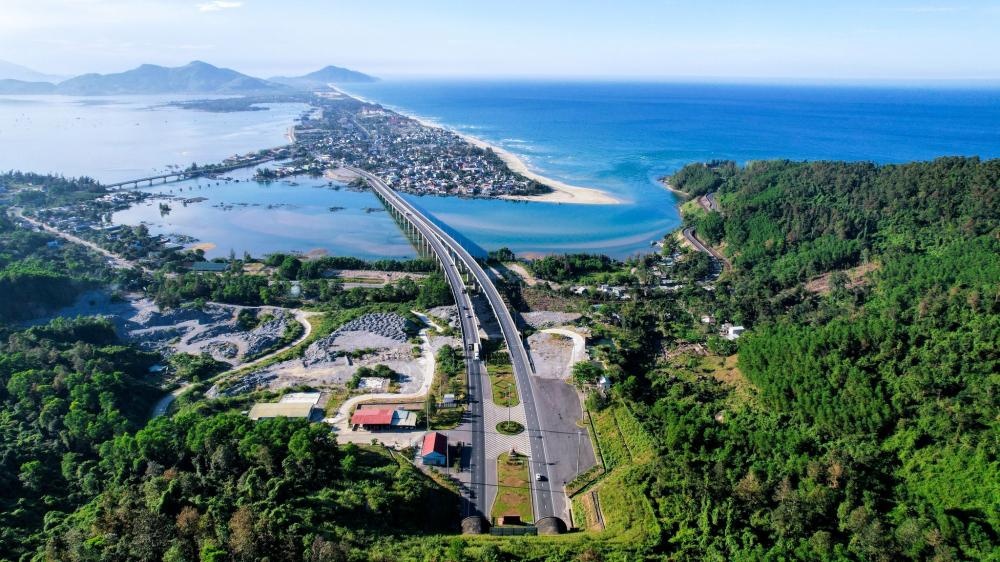 Hầm Hải Vân - một trong những hầm mà HHV quản lý, vận hành. Hầm Hải Vân - một trong những hầm mà HHV quản lý, vận hành.