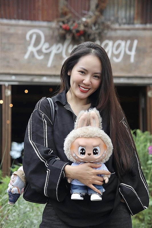 Ca sĩ Phương Linh sở hữu làn da căng mướt ở tuổi 40 Ca sĩ Phương Linh sở hữu làn da căng mướt ở tuổi 40