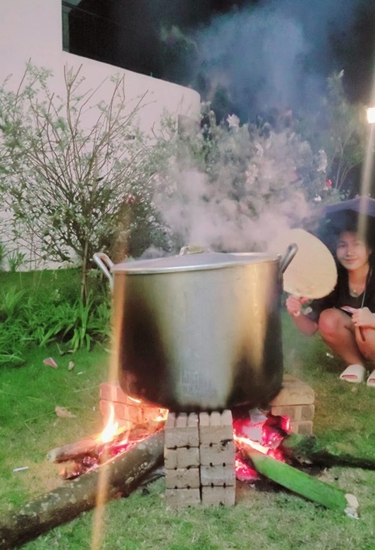 Vợ chồng Mạnh Trường sống sang chảnh trong biệt thự view núi Vợ chồng Mạnh Trường sống sang chảnh trong biệt thự view núi