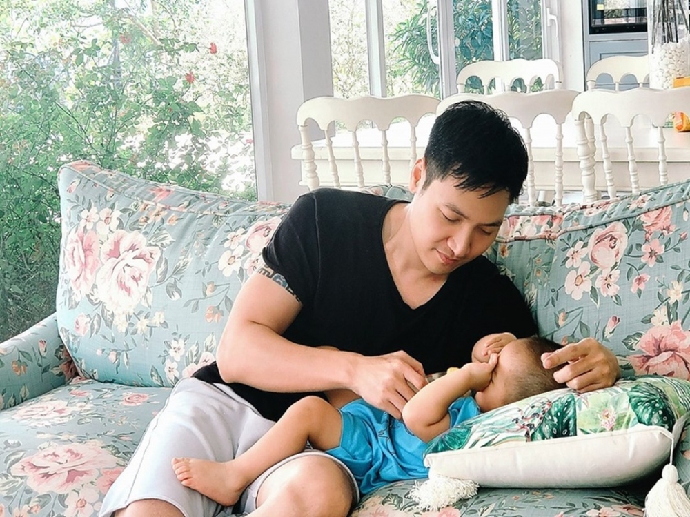 Vợ chồng Mạnh Trường sống sang chảnh trong biệt thự view núi Vợ chồng Mạnh Trường sống sang chảnh trong biệt thự view núi