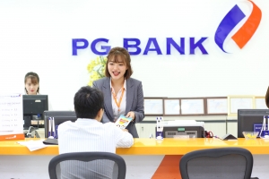 Thủ tướng yêu cầu tiết kiệm để giảm lãi vay, PGBank tăng 38,2% lương cho nhân viên