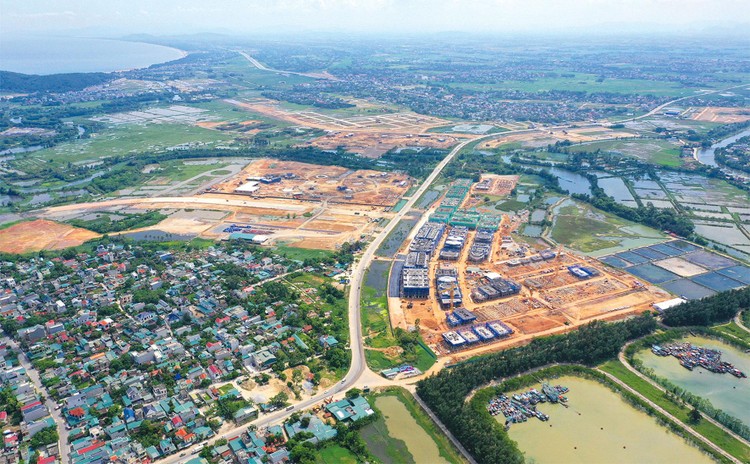 Dự thảo Luật đất đai: Chuyên gia góp ý về giá đất, đề xuất bổ sung quy định miễn giảm tiền cho thuê mặt nước - Ảnh 4. Dự thảo Luật đất đai: Chuyên gia góp ý về giá đất, đề xuất bổ sung quy định miễn giảm tiền cho thuê mặt nước - Ảnh 4.