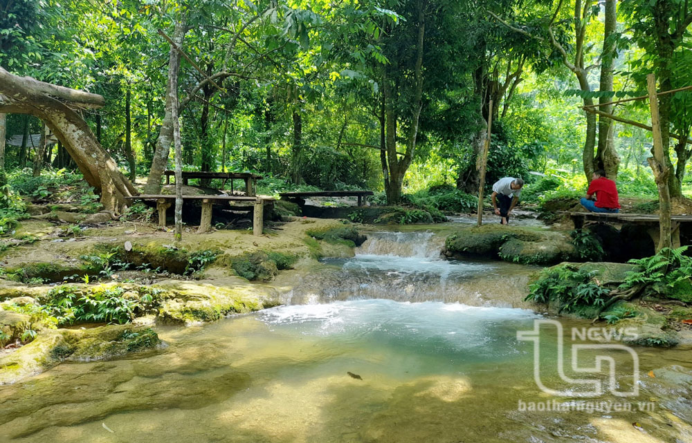 Thác Mây: Bức tranh thủy mặc trong rừng Thần Sa