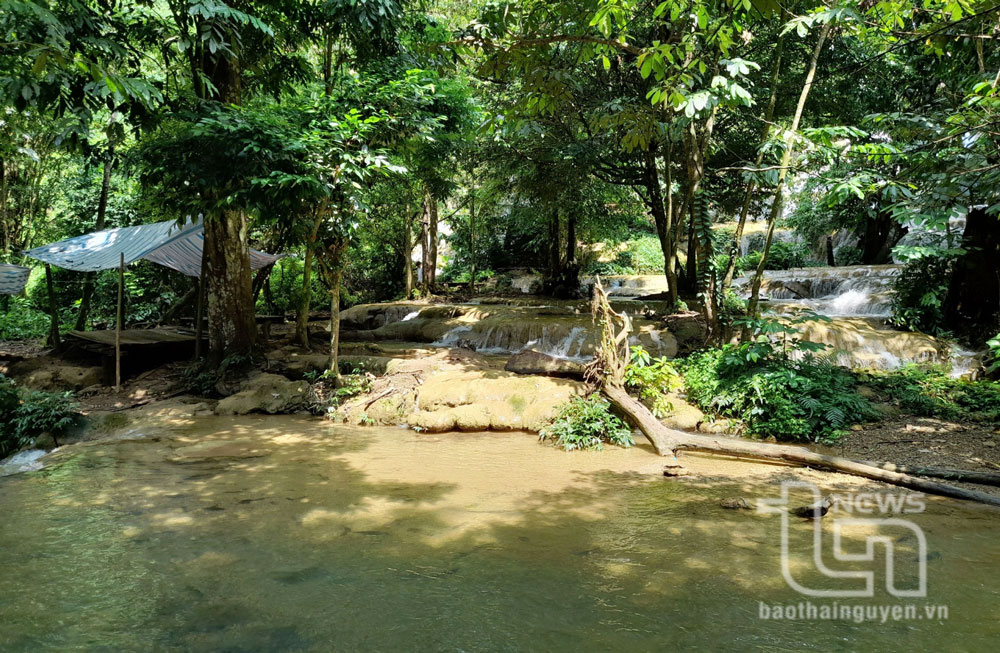 Thác Mây: Bức tranh thủy mặc trong rừng Thần Sa