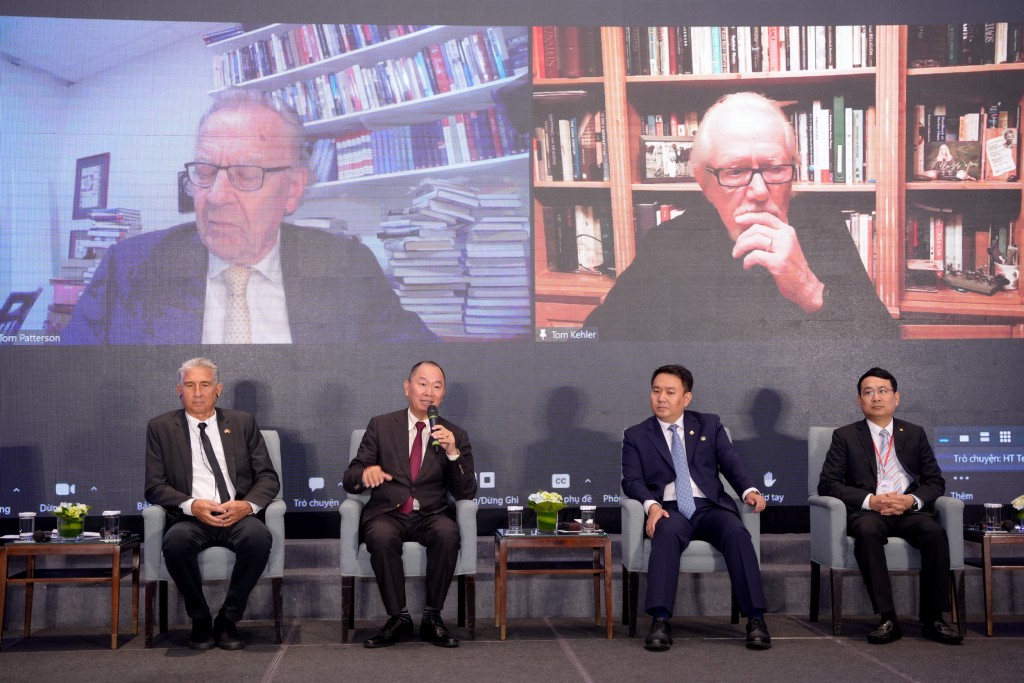 Các cuộc tọa đàm, trao đổi thu hút sự quan tâm của đông đảo giới kinh doanh Các cuộc tọa đàm, trao đổi thu hút sự quan tâm của đông đảo giới kinh doanh