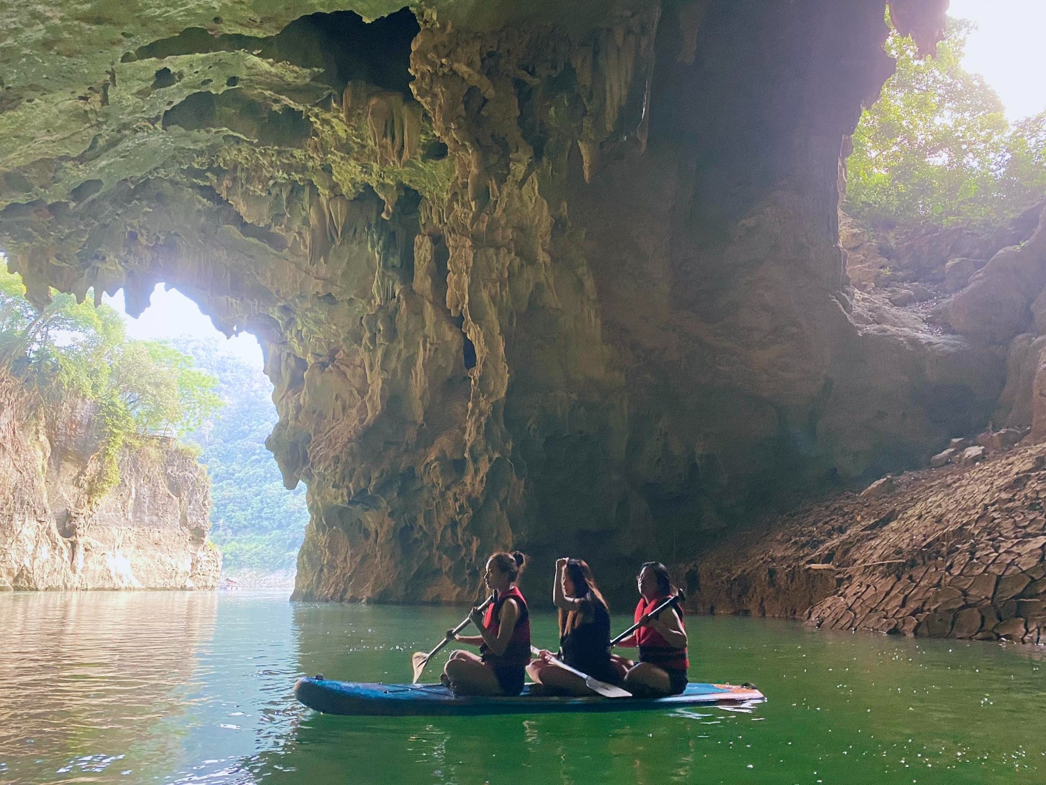 “Lạc trôi” giữa thiên nhiên hồ Thang Hen “Lạc trôi” giữa thiên nhiên hồ Thang Hen