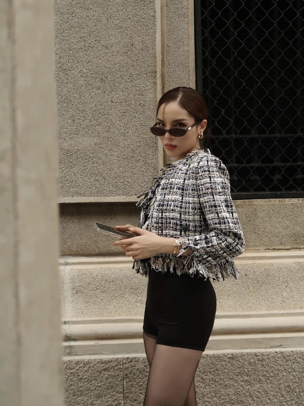 Vân Dung chụp cùng con trai, Kỳ Duyên khoe phong cách chuyển mùa