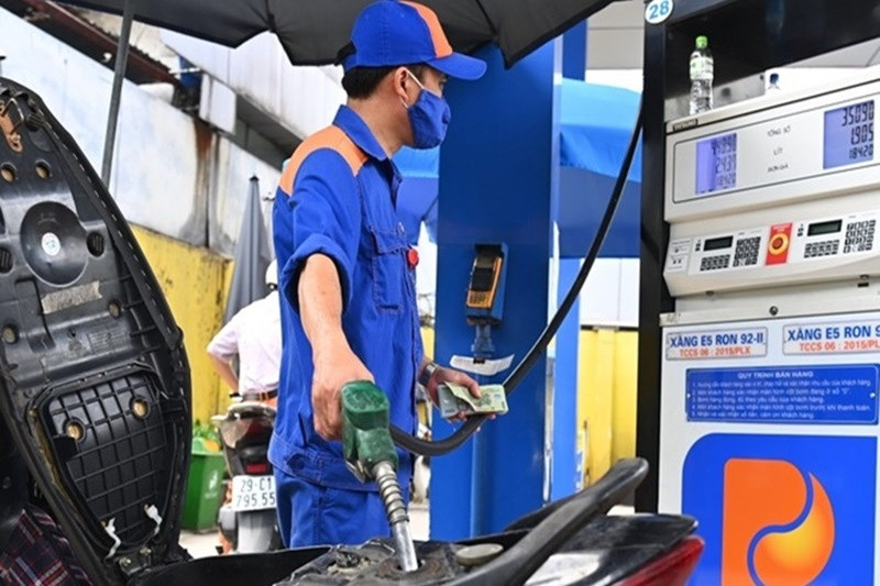 Cần thiết đưa công cụ bảo hiểm giá trở lại Nghị định kinh doanh xăng dầu Cần thiết đưa công cụ bảo hiểm giá trở lại Nghị định kinh doanh xăng dầu