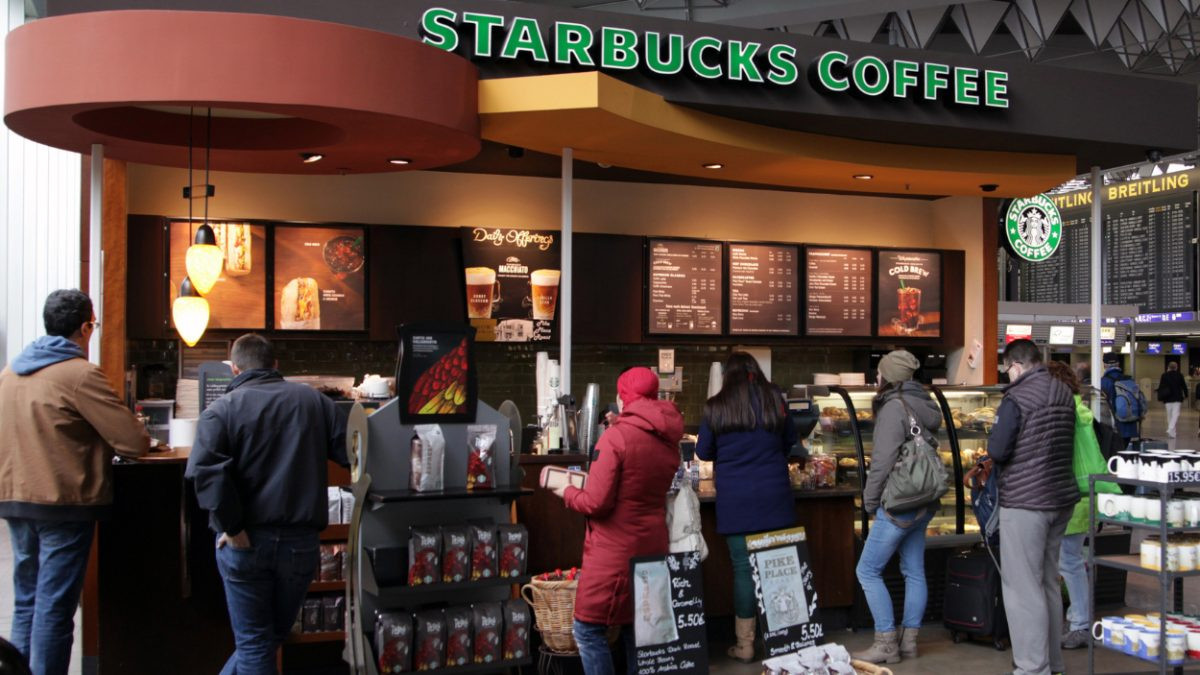 Tại sao cổ phiếu Starbucks tăng mặc dù doanh số giảm? Tại sao cổ phiếu Starbucks tăng mặc dù doanh số giảm?