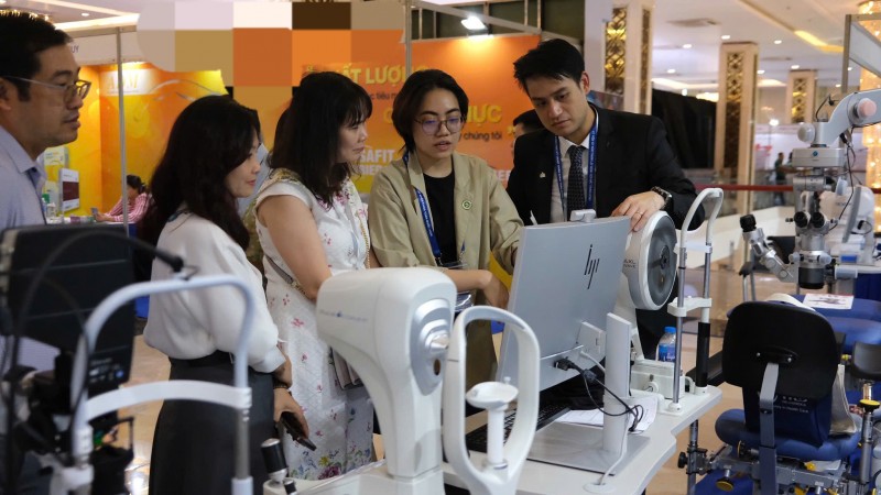 Công ty Thiên Trường giới thiệu nhiều sản phẩm công nghệ hiện đại bậc nhất trong lĩnh vực nhãn khoa Công ty Thiên Trường giới thiệu nhiều sản phẩm công nghệ hiện đại bậc nhất trong lĩnh vực nhãn khoa