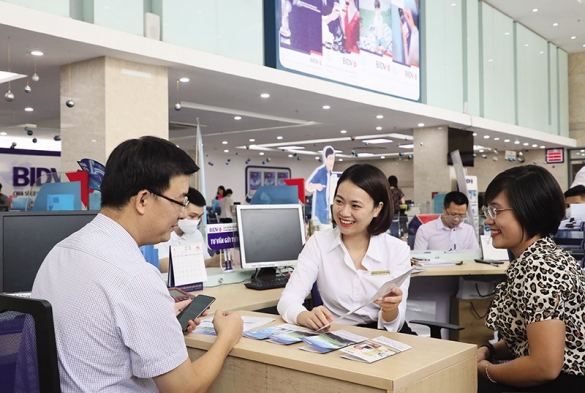 Sức hấp thụ vốn yếu, tín dụng khó đột biến