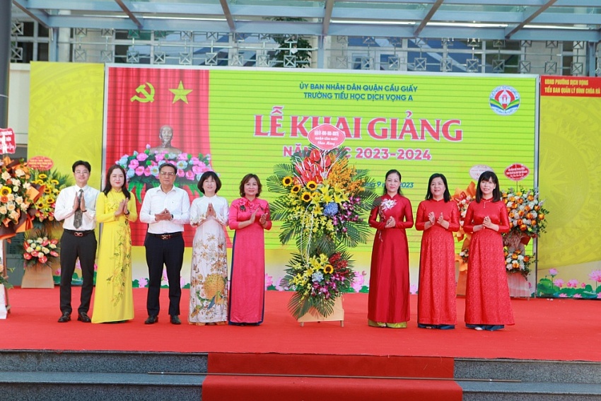 Trường Tiểu học Dịch Vọng A: Tiếp tục khẳng định thương hiệu của ngôi trường có bề dày truyền thống Trường Tiểu học Dịch Vọng A: Tiếp tục khẳng định thương hiệu của ngôi trường có bề dày truyền thống