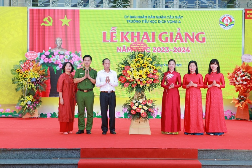 Trường Tiểu học Dịch Vọng A: Tiếp tục khẳng định thương hiệu của ngôi trường có bề dày truyền thống Trường Tiểu học Dịch Vọng A: Tiếp tục khẳng định thương hiệu của ngôi trường có bề dày truyền thống