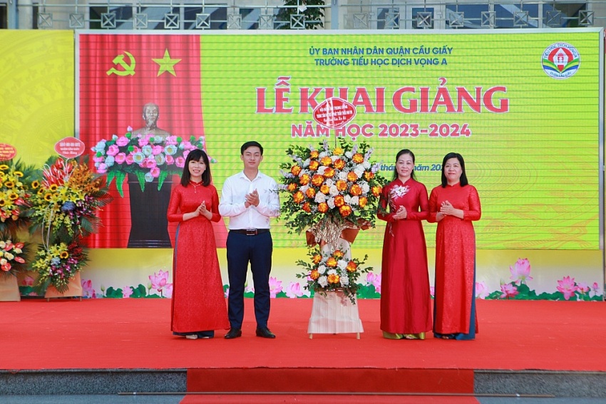 Trường Tiểu học Dịch Vọng A: Tiếp tục khẳng định thương hiệu của ngôi trường có bề dày truyền thống Trường Tiểu học Dịch Vọng A: Tiếp tục khẳng định thương hiệu của ngôi trường có bề dày truyền thống