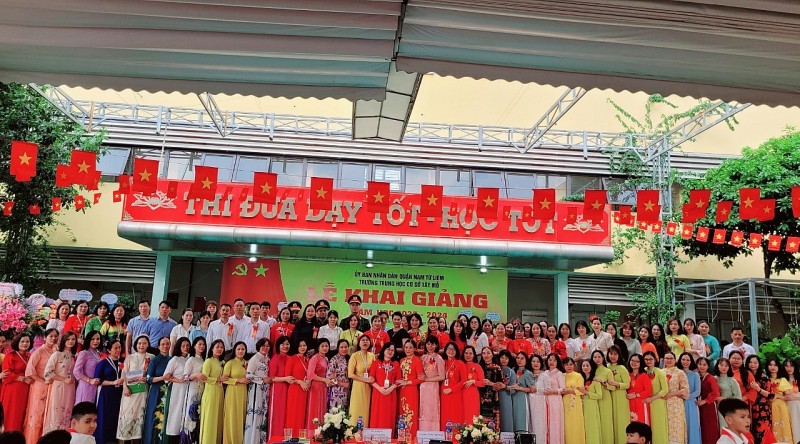 Trường THCS Tây Mỗ (Hà Nội): “Lan tỏa yêu thương - Nâng tầm hiểu biết” Trường THCS Tây Mỗ (Hà Nội): “Lan tỏa yêu thương - Nâng tầm hiểu biết”