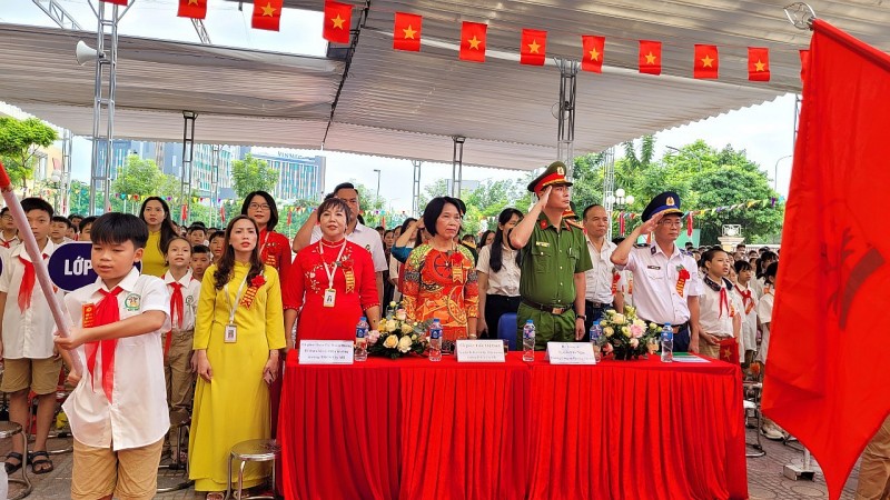 Trường THCS Tây Mỗ (Hà Nội): “Lan tỏa yêu thương - Nâng tầm hiểu biết” Trường THCS Tây Mỗ (Hà Nội): “Lan tỏa yêu thương - Nâng tầm hiểu biết”