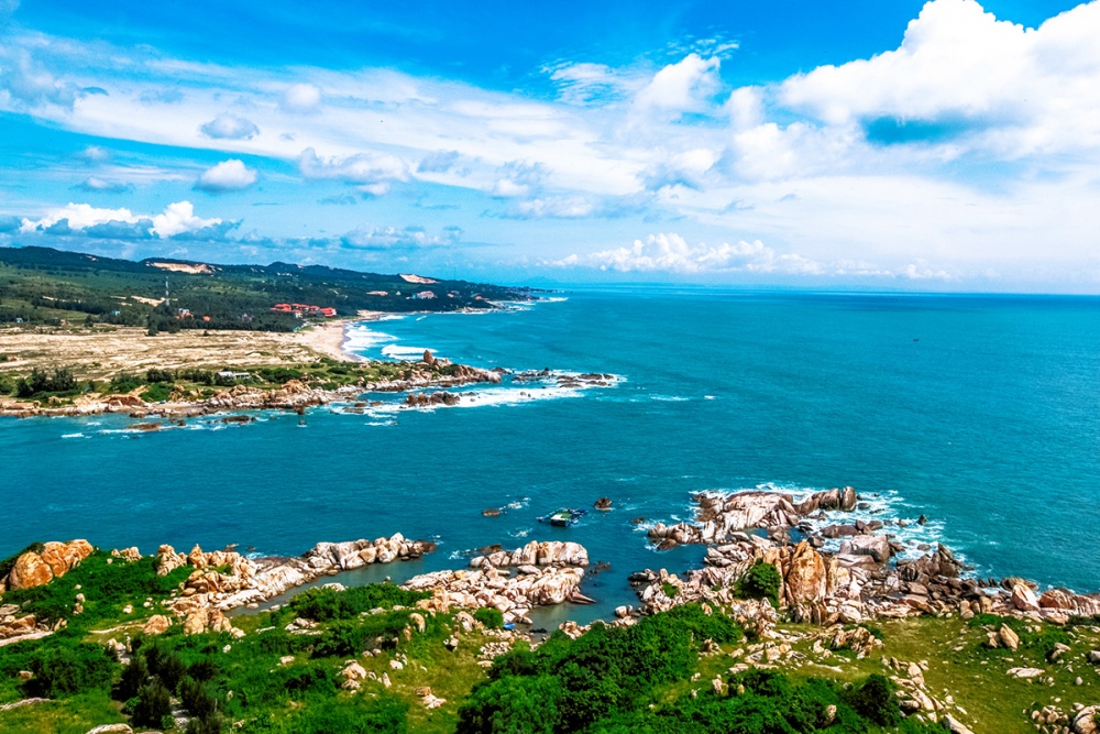 Hải đăng Kê Gà - Vẻ đẹp nguyên sơ và bình yên