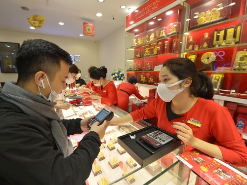 Áp lực tỷ giá và tác động tới giá vàng | DIỄN ĐÀN TÀI CHÍNH