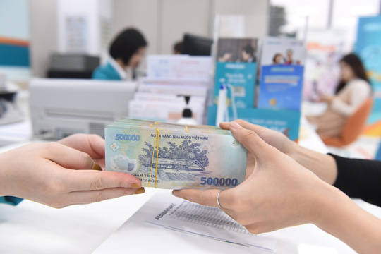 Lãi suất tiết kiệm cao nhất tại Vietcombank, Agribank còn bao nhiêu? - Ảnh 1.