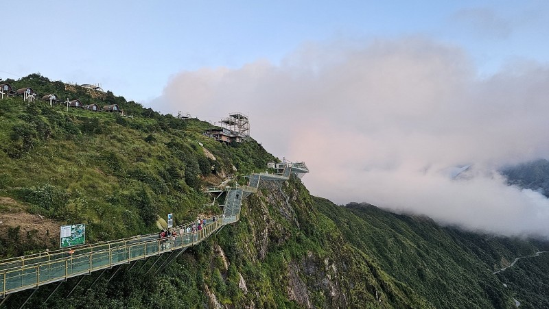 Khu du lịch Cầu kính Rồng Mây - “Kỳ quan - Tiên cảnh - Đất trời”