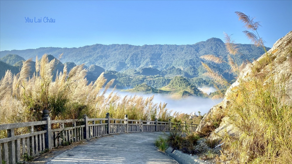 Mây ở Long Tỷ Phùng