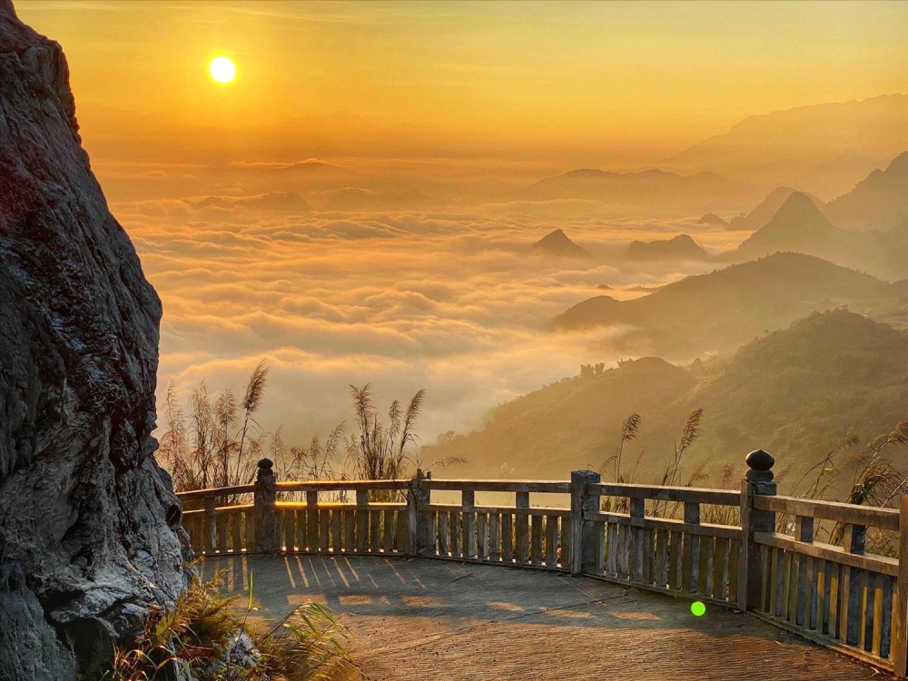 Mây ở Long Tỷ Phùng