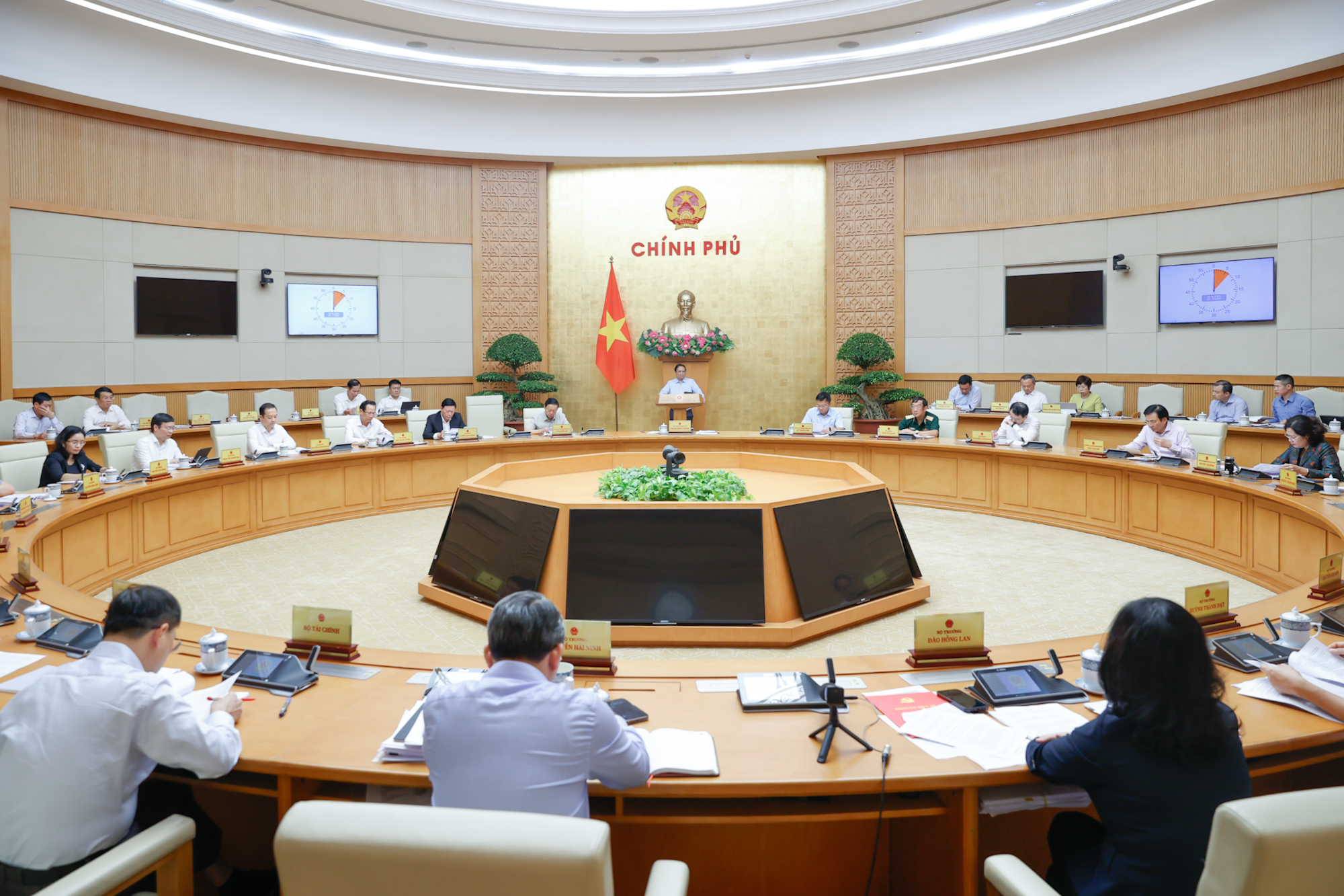 Thủ tướng: Tránh tình trạng việc nhỏ cũng phải trình lên cấp Trung ương Thủ tướng: Tránh tình trạng việc nhỏ cũng phải trình lên cấp Trung ương