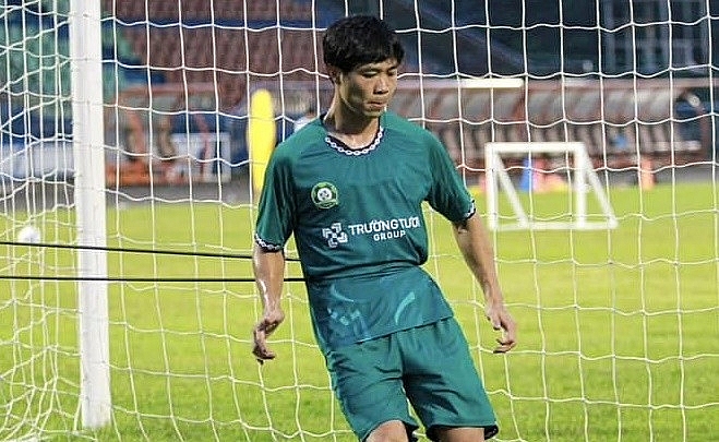 Công Phượng mang số áo lạ tại giải hạng Nhất Công Phượng mang số áo lạ tại giải hạng Nhất