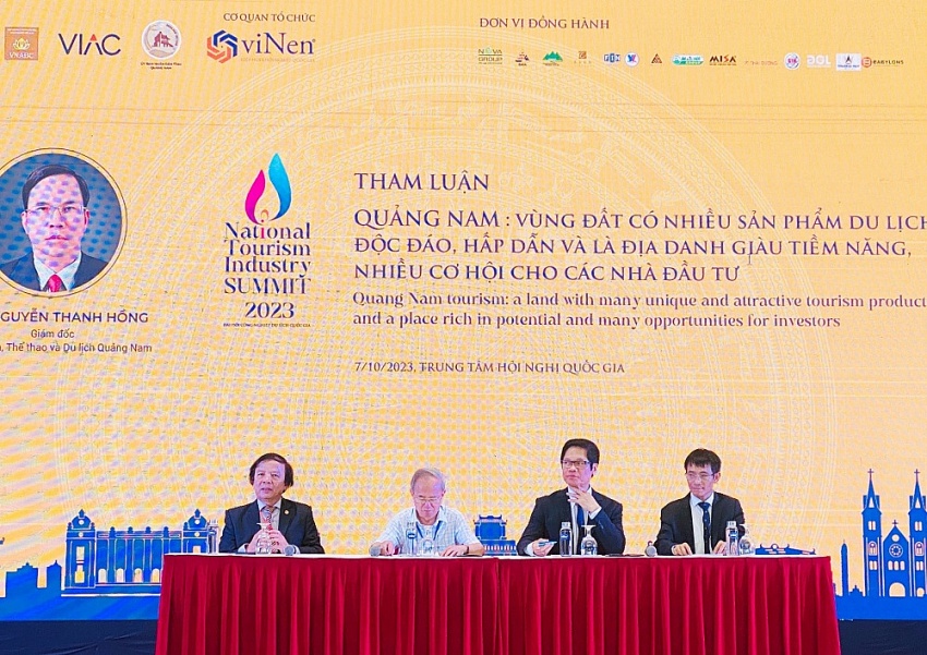 Du lịch không chỉ là ngành dịch vụ, còn là ngành công nghiệp, kinh tế tổng hợp có đóng góp đặc biệt Du lịch không chỉ là ngành dịch vụ, còn là ngành công nghiệp, kinh tế tổng hợp có đóng góp đặc biệt