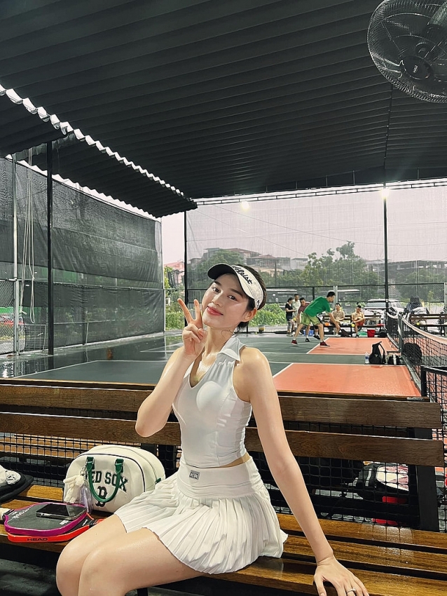 Gu thời trang đẹp hút mắt của Hoa hậu Đỗ Thị Hà trên sân pickleball Gu thời trang đẹp hút mắt của Hoa hậu Đỗ Thị Hà trên sân pickleball