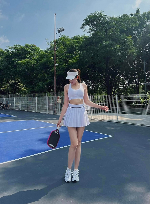 Gu thời trang đẹp hút mắt của Hoa hậu Đỗ Thị Hà trên sân pickleball Gu thời trang đẹp hút mắt của Hoa hậu Đỗ Thị Hà trên sân pickleball