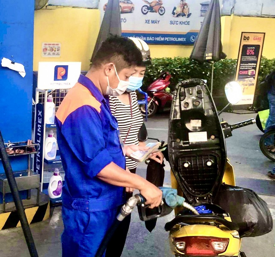 undefined Chính phủ: Ban hành nghị định kinh doanh xăng dầu mới