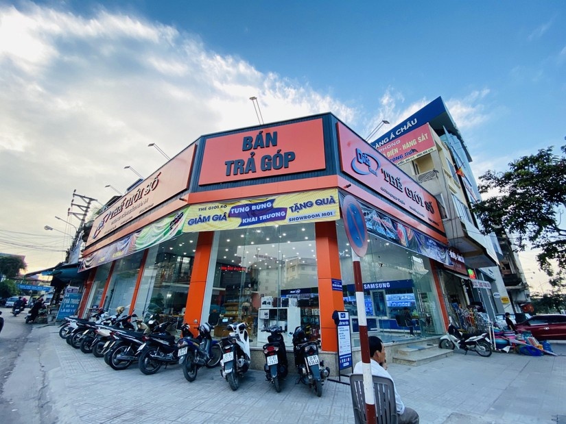 Sức mua yếu, cuộc đua lợi nhuận của nhóm Sức mua yếu, cuộc đua lợi nhuận của nhóm