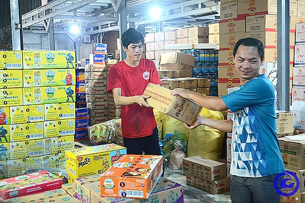 Thị trường trong nước tăng trưởng trở lại, nguồn cung hàng tết 2024 dồi dào