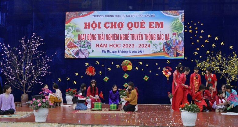Lào Cai: Học sinh vùng cao Bắc Hà trải nghiệm nghề truyền thống Lào Cai: Học sinh vùng cao Bắc Hà trải nghiệm nghề truyền thống
