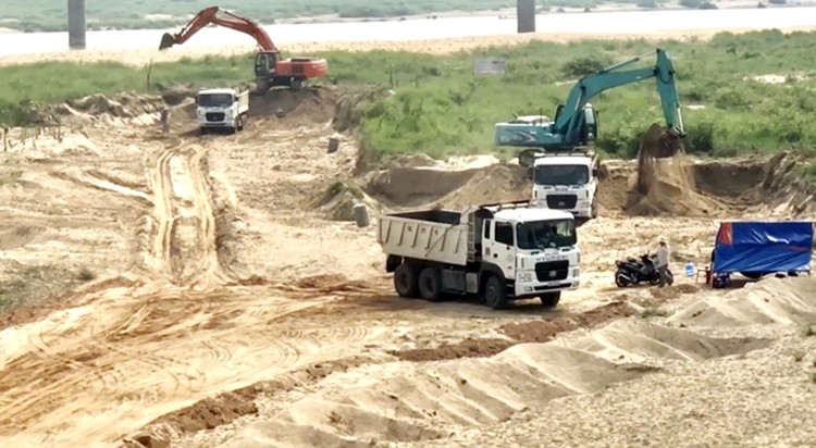 Quảng Ngãi không đấu giá 9 mỏ cát phục vụ thi công đường Hoàng Sa - Dốc Sỏi Ảnh chỉ mang tính minh họa. Nguồn Internet