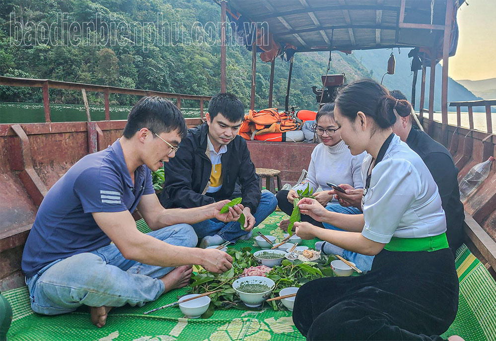 Điện Biên: Trên dòng Đà giang Điện Biên: Trên dòng Đà giang