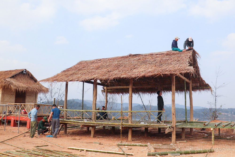 Điện Biên: Đảo hoa trước giờ khai hội