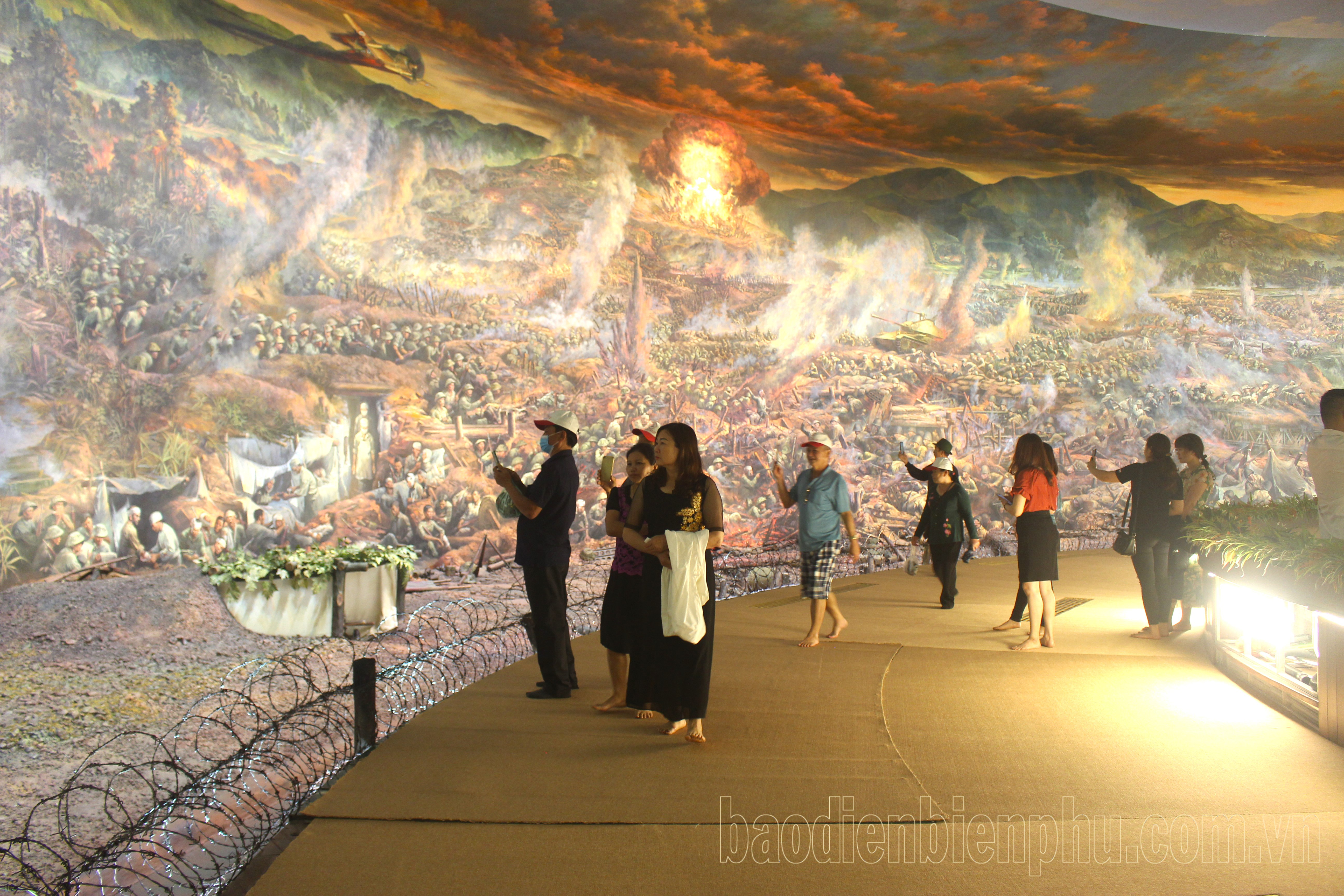 Điện Biên: Phát triển du lịch đêm với di tích Điện Biên Phủ