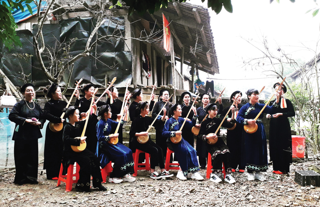 Điện Biên: Ngọt ngào lời Then, tiếng tính