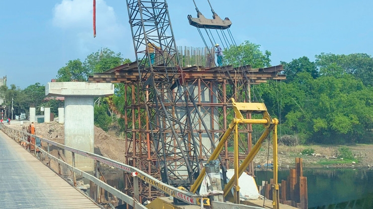 Gói thầu 67 tỷ đồng xây cầu Kẻ Nính (Nghệ An): Dự thầu kiểu “trống đánh xuôi, kèn thổi ngược”