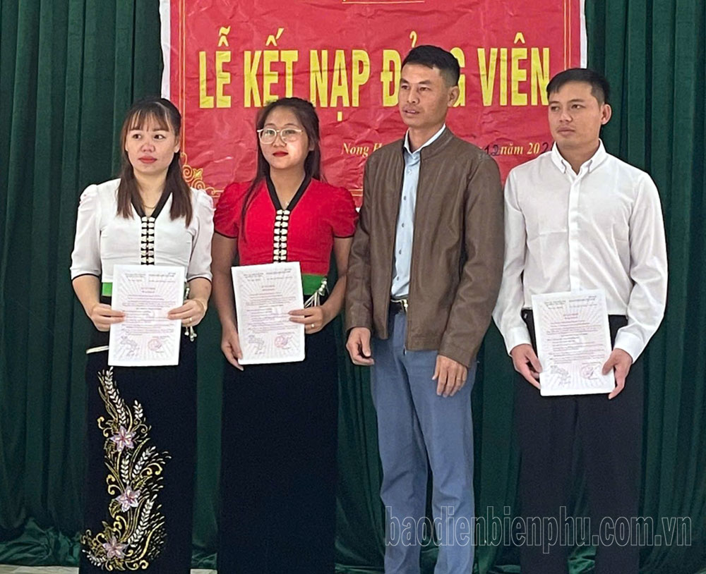 Điện Biên: Tủa Chùa quan tâm phát triển đảng viên Điện Biên: Tủa Chùa quan tâm phát triển đảng viên