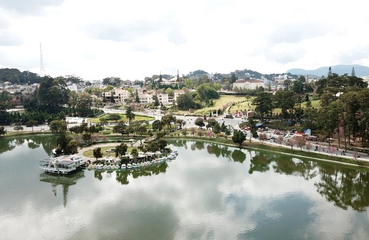 Đà Lạt đề xuất giá khởi điểm cho thuê nhà hàng Thủy Tạ Đà Lạt là 3,6 tỷ đồng/năm Nhà hàng Thủy Tạ thuộc thửa đất số 4, Phường 1, TP Đà Lạt