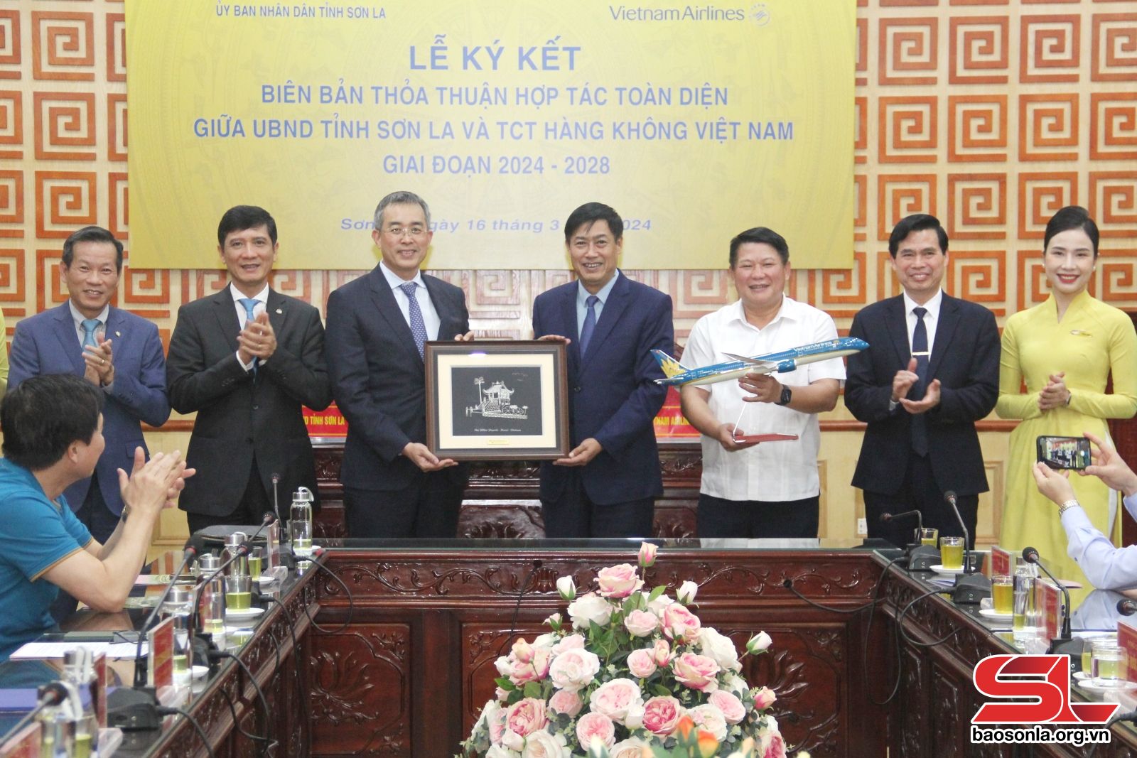 Sơn La: Đẩy mạnh hợp tác toàn diện giữa tỉnh và Tổng Công ty Hàng không Việt Nam Sơn La: Đẩy mạnh hợp tác toàn diện giữa tỉnh và Tổng Công ty Hàng không Việt Nam